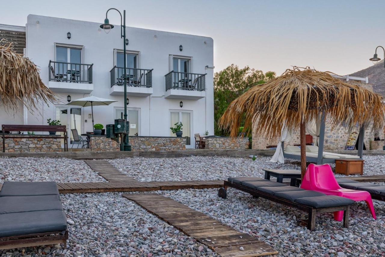 Uno Beachfront Suite Livadia  Exterior photo