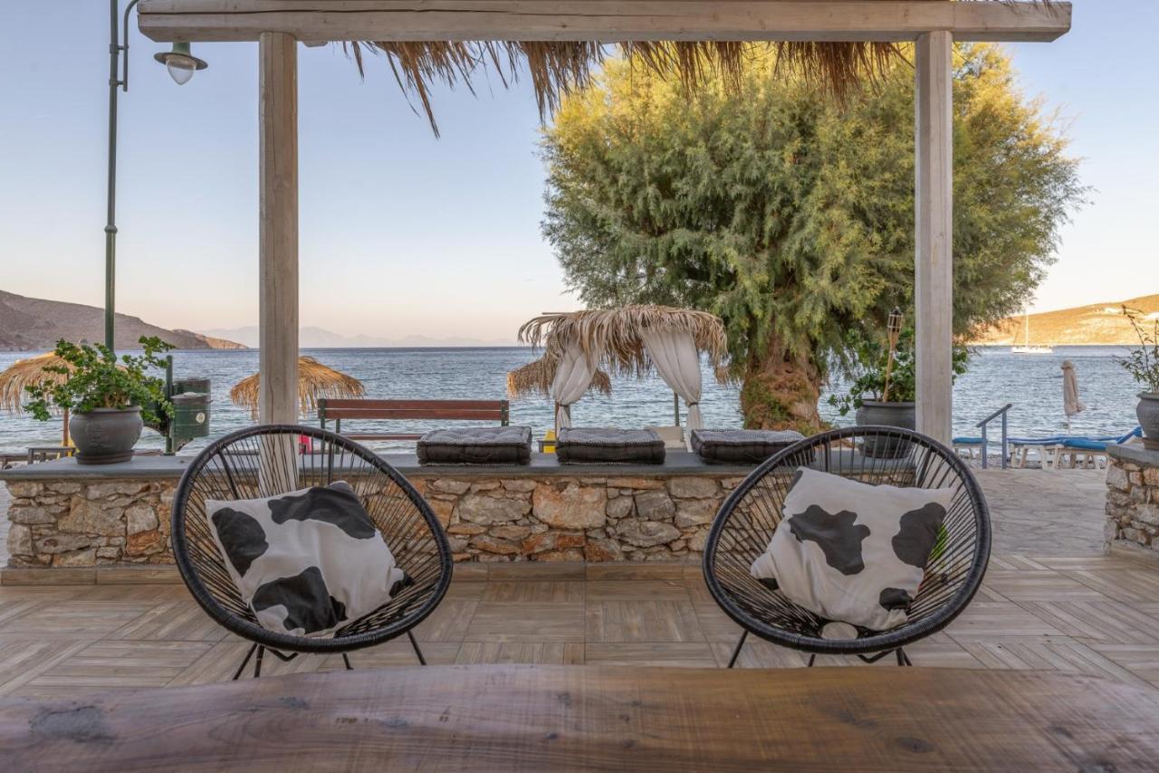 Uno Beachfront Suite Livadia  Exterior photo
