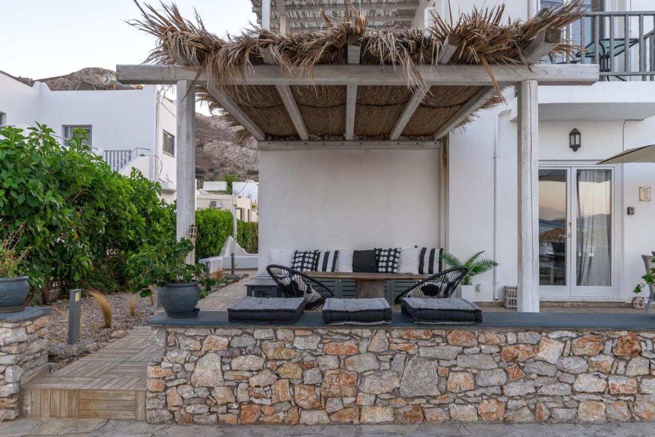 Uno Beachfront Suite Livadia  Exterior photo
