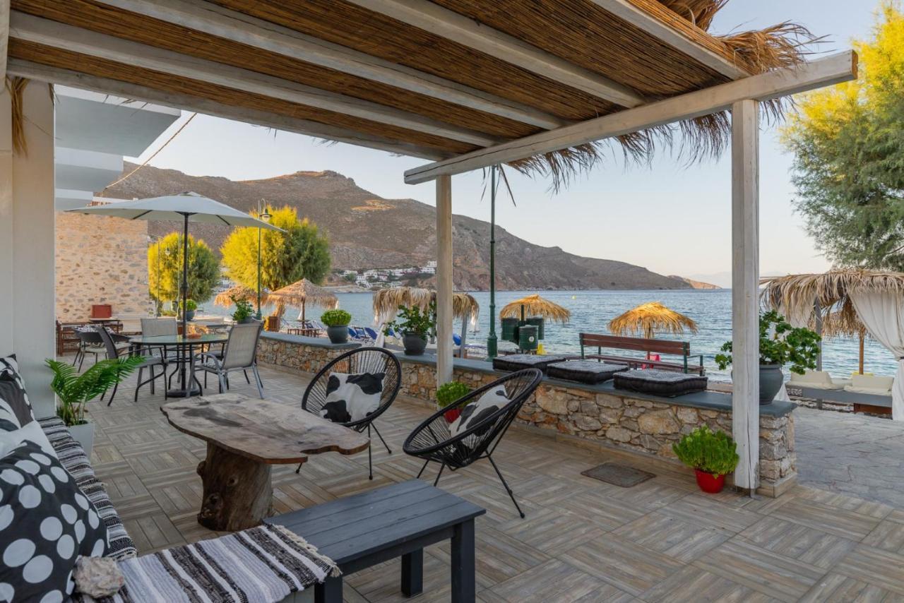 Uno Beachfront Suite Livadia  Exterior photo
